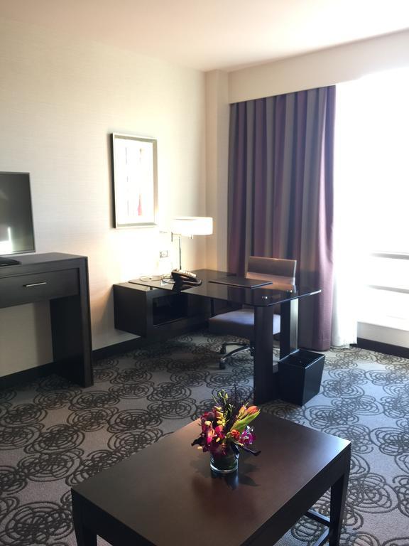 Parkwest Bicycle Casino Hotel Bell Gardens Room photo