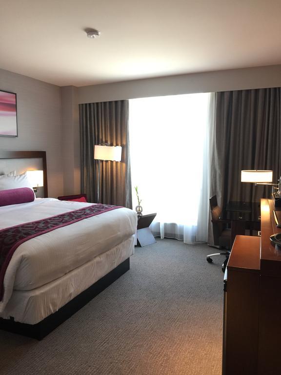 Parkwest Bicycle Casino Hotel Bell Gardens Room photo