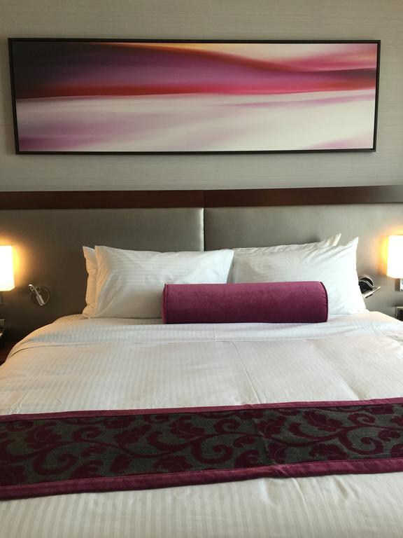Parkwest Bicycle Casino Hotel Bell Gardens Room photo